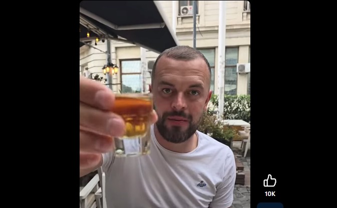 Englezul care a incercat palinca: „E a dracului de tare. Am crezut ca o sa mor!”