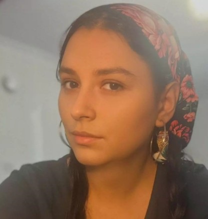 Romanca de etnie romă din familie de caldarari – profesoară la a 4-a mare Universitate din UK