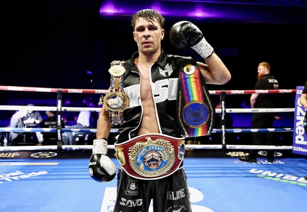Boxerul Constantin Ursu a mai batut un britanic si a ajuns la 16 victorii consecutive
